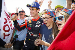 Le vainqueur Thierry Neuville, Hyundai Motorsport