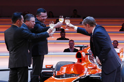 Yusuke Hasegawa, Honda, Zak Brown, McLaren Technology Group Direktörü, Eric Boullier, McLaren Yarış