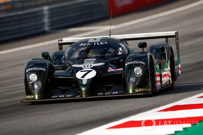 Guy Smith dans la Bentley Speed 8 victorieuse au Mans en 2003