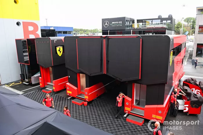 Het motorhome van Ferrari
