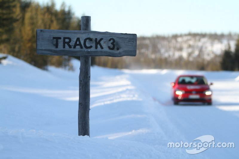 Презентація зимової шини WR Snowproof від Nokian Tyres