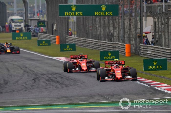 Charles Leclerc, Ferrari SF90, y Sebastian Vettel, Ferrari SF90