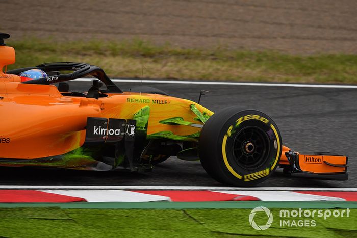 Fernando Alonso, McLaren MCL33 con parafina en la suspensión delantera