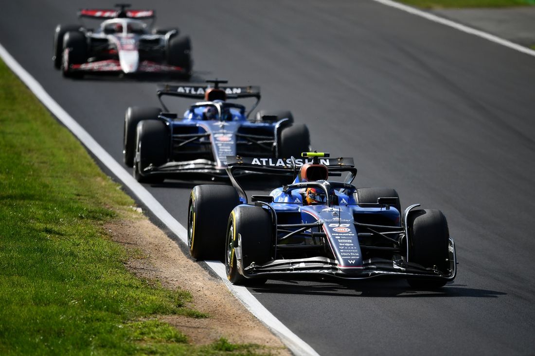 Esteban Ocon, Haas F1 Team, Carlos Sainz, Williams, Alexander Albon, Williams