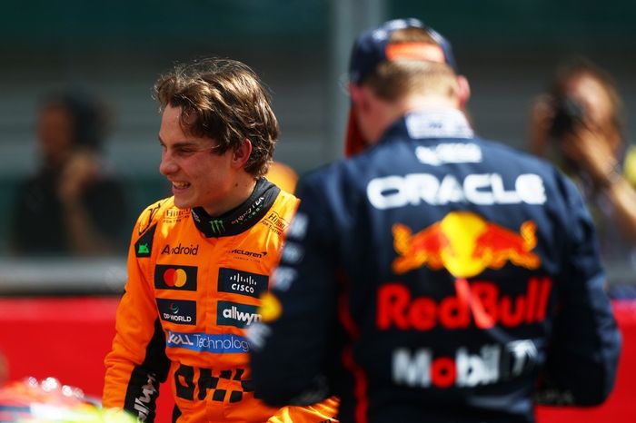 Oscar Piastri, McLaren, Max Verstappen, Red Bull Racing