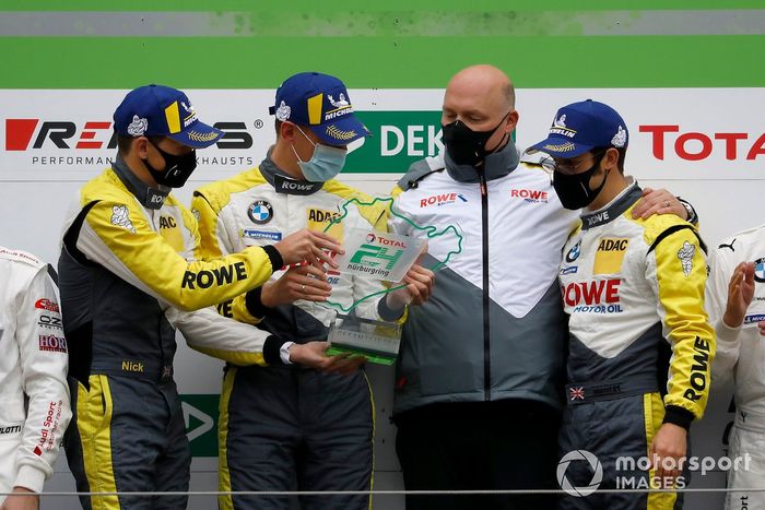 Podio: los ganadores #99 Rowe Racing BMW M6 GT3: Alexander Sims, Nicky Catsburg, Nick Yelloly