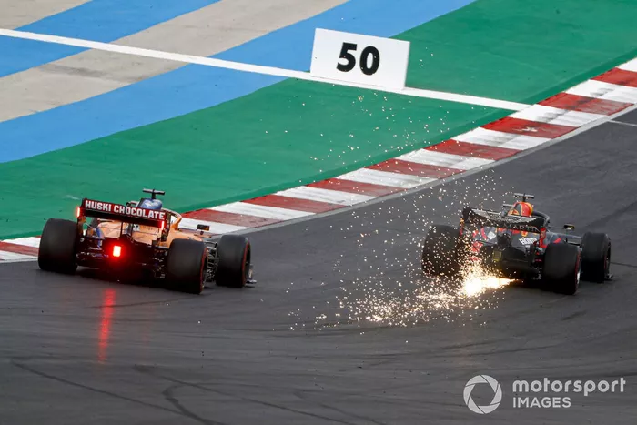 Max Verstappen, Red Bull Racing RB16, Carlos Sainz Jr., McLaren MCL35