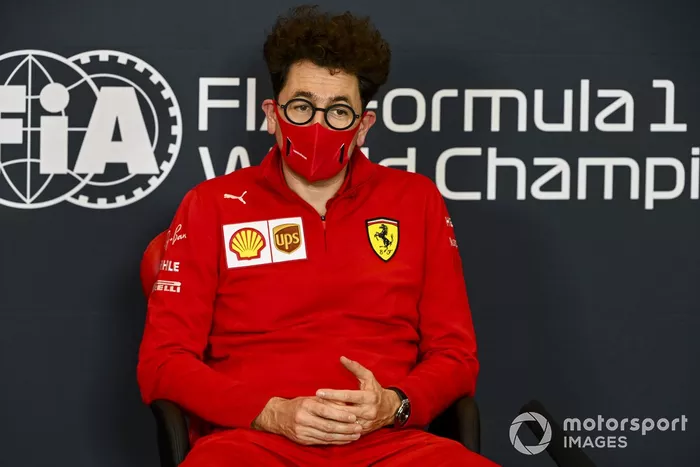 Mattia Binotto, director del equipo Ferrari en la conferencia de prensa