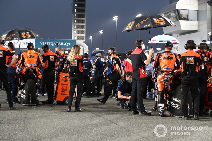 KTM Tech3 en la parrilla