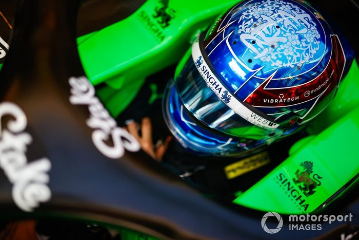 Zhou Guanyu, Stake F1 Team Kick Sauber