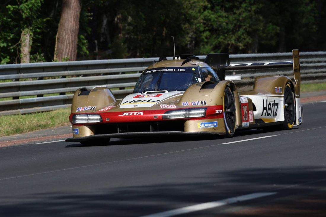 #38 Hertz Team Jota Porsche 963 de Oliver Rasmussen, Philip Hanson, Jenson Button