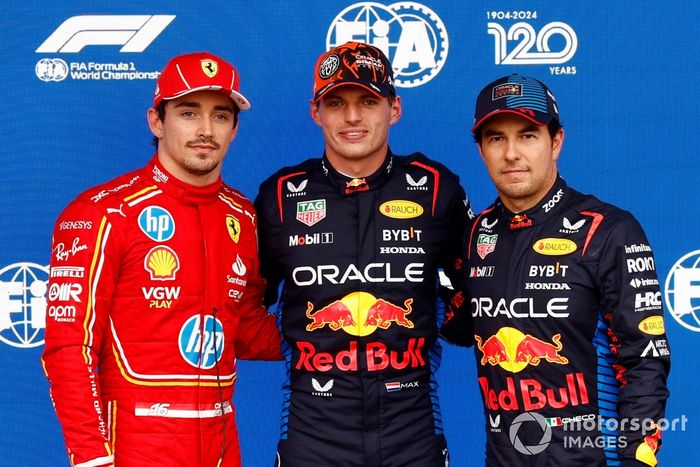 Los tres primeros clasificados Charles Leclerc, Scuderia Ferrari, el hombre de la pole Max Verstappen, Red Bull Racing, Sergio Pérez, Red Bull Racing