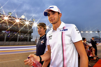 Esteban Ocon, Racing Point Force India F1 Team e Lance Stroll, Williams Racing, durante la drivers parade