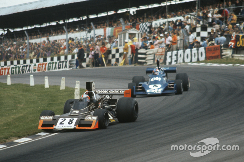 John Watson, Brabham-Ford BT42; Patrick Depailler, Tyrrell-Ford 007