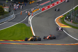 Ніко Хюлькенберг, Renault Sport F1 Team RS17, Фернандо Алонсо, McLaren MCL32, Естебан Окон, Sahara F