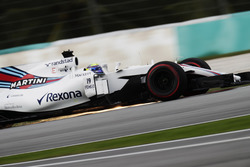 Felipe Massa, Williams FW40, kıvılcım saçıyor