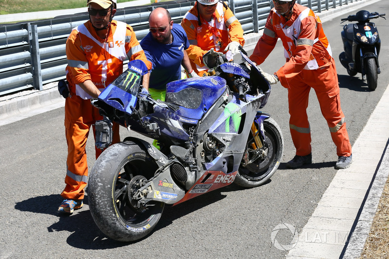 Пошкоджений в аварії мотоцикл Маверіка Віньялеса, Yamaha Factory Racing
