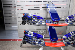 Scuderia Toro Rosso STR12, naso