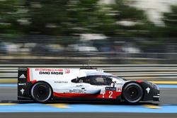 #2 Porsche Team Porsche 919 Hybrid: Timo Bernhard, Earl Bamber, Brendon Hartley