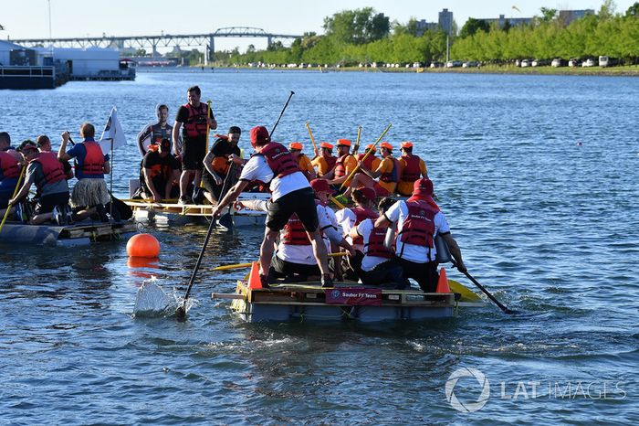 Sauber en la carrera de balsas