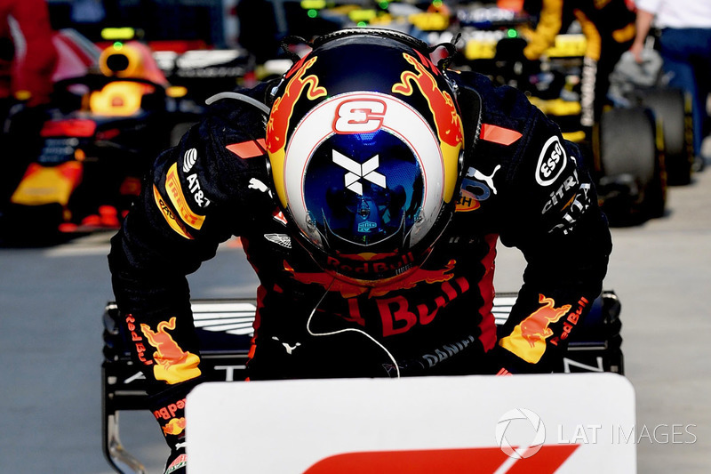 Race winner Daniel Ricciardo, Red Bull Racing RB14 in parc ferme