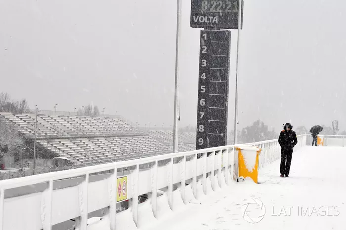 La nieve condiciona los test