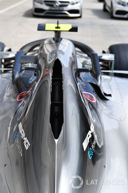 Detalle de la tapa de motor del Mercedes-AMG F1 W09