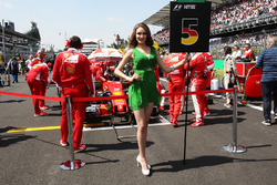 Grid girl for Sebastian Vettel, Ferrari SF16-H