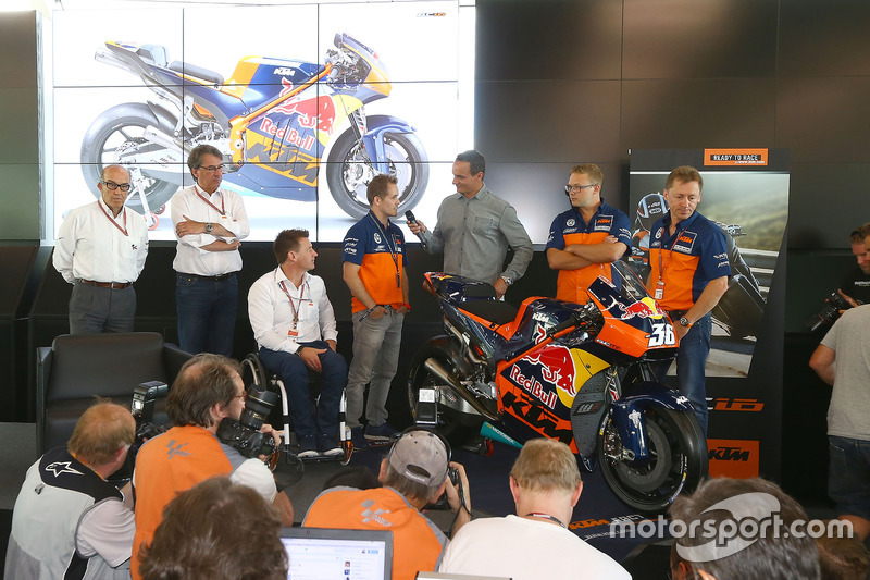 La presentazione della KTM 2017 MotoGP