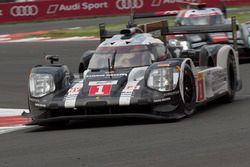 #1 Porsche Team Porsche 919 Hybrid: Timo Bernhard, Mark Webber, Brendon Hartley
