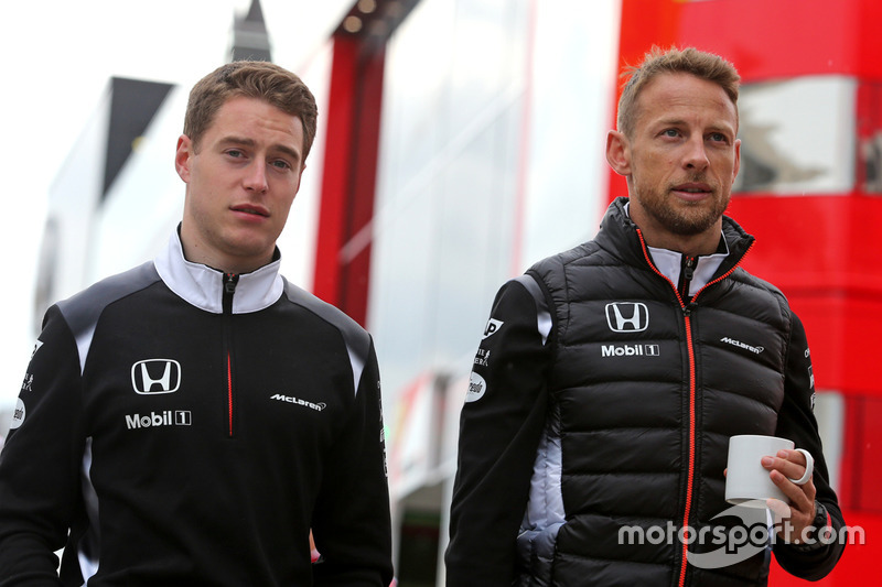 Stoffel Vandoorne, reserverijder McLaren F1 Team en Jenson Button, McLaren Honda