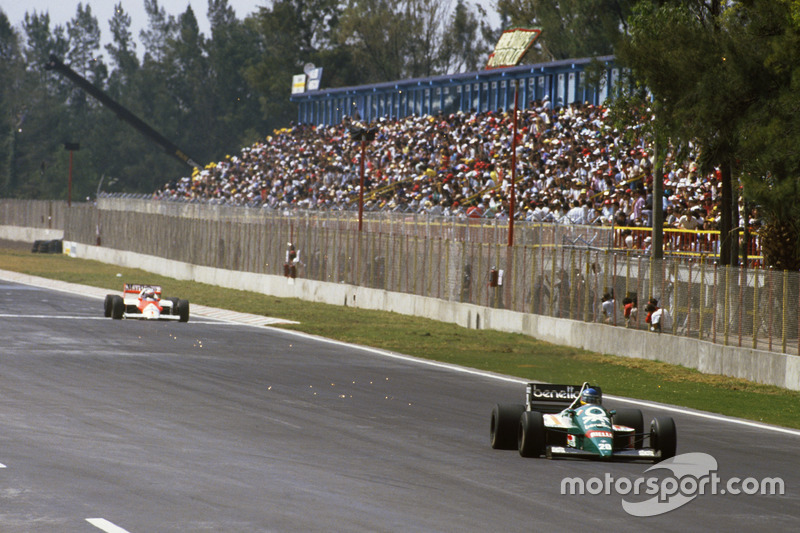 ... er mit Pirelli-Reifen anders als die Goodyear-Teams ohne Stopp auskommt