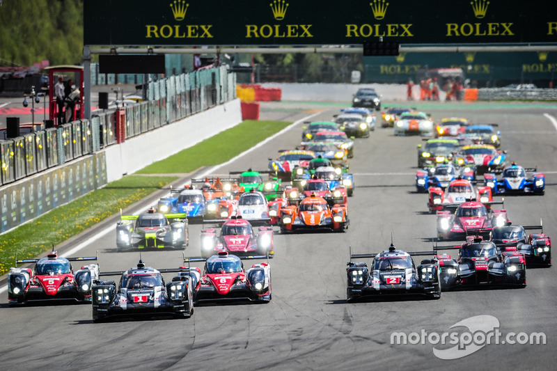 Start: #1 Porsche Team Porsche 919 Hybrid: Timo Bernhard, Mark Webber, Brendon Hartley leads