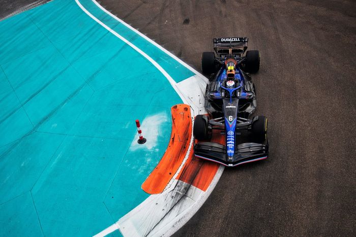 Nicholas Latifi, Williams FW44