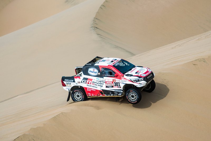 #301 Toyota Gazoo Racing Toyota Hilux: Нассер Аль-Аттія, Маттьйо Бомель