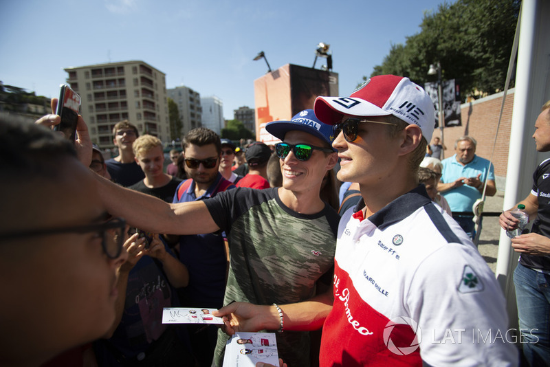 Marcus Ericsson, Sauber fans selfie