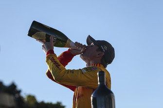 Ryan Hunter-Reay, Andretti Autosport Honda, Drinks Champagne