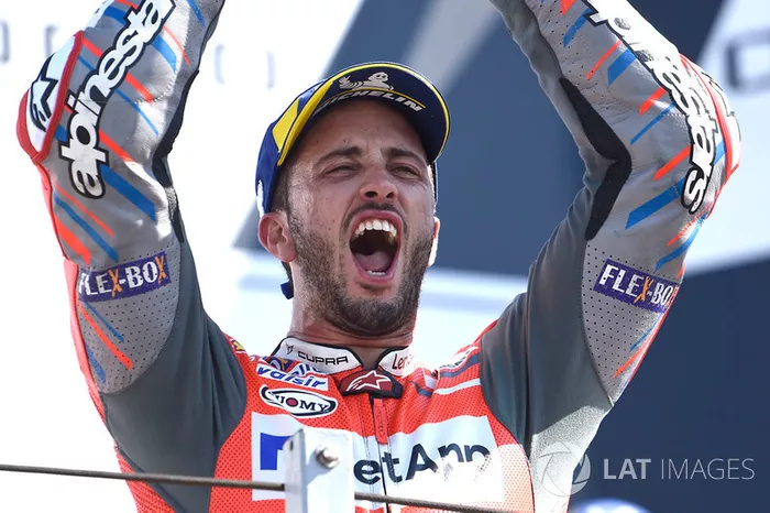 Podio: ganador de la carrera Andrea Dovizioso, Ducati Team