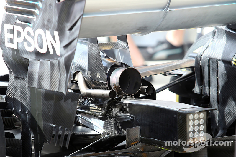 Mercedes AMG F1 W09 egzoz