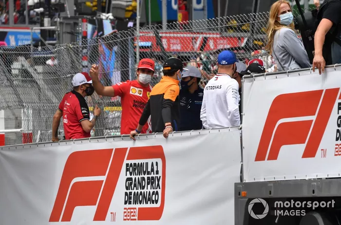 Charles Leclerc, Ferrari, en el desfile de pilotos