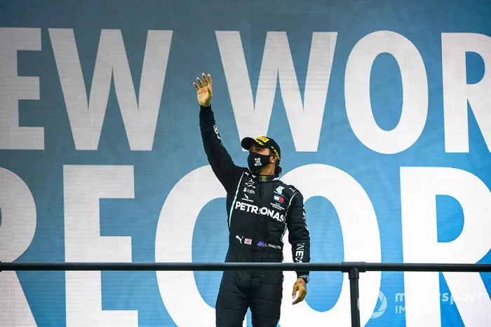 Podio: ganador de la carrera Lewis Hamilton, Mercedes-AMG F1