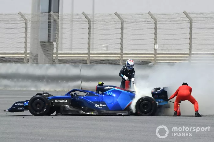 Nicholas Latifi, Williams FW44, para después del fuego en su monoplaza
