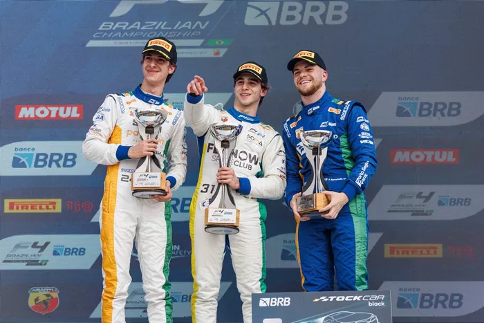 Felipe Bartz, Nic Giaffone e Fefo Barrichello formam pódio familiar no Velocitta