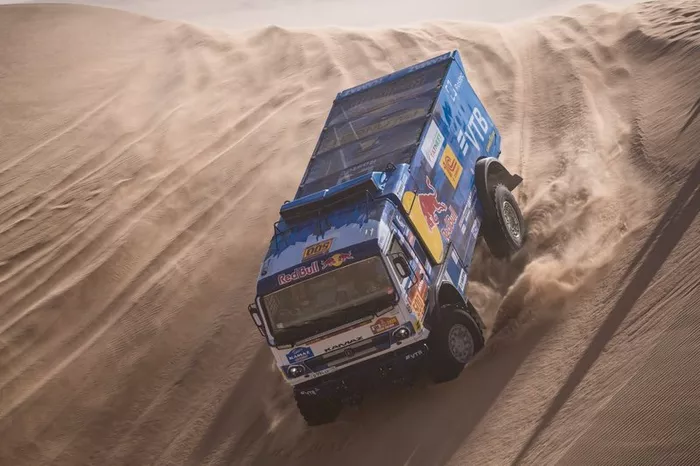 #500 Team KAMAZ Master: Eduard Nikolaev, Evgenii Iakovlev, Vladimir Rybakov