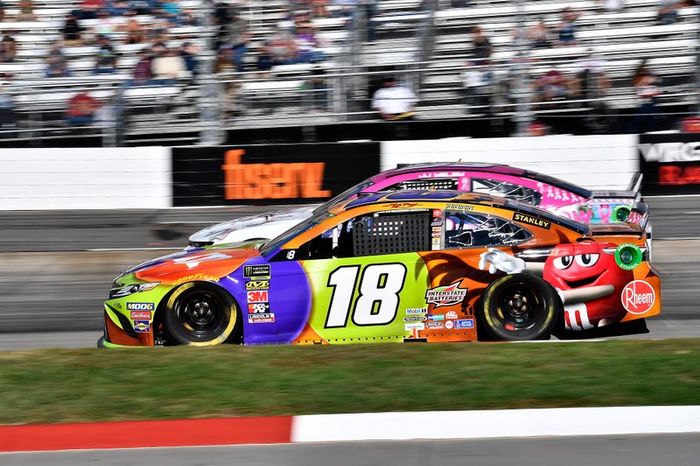 Kyle Busch, Joe Gibbs Racing, Toyota Camry M&M's Halloween