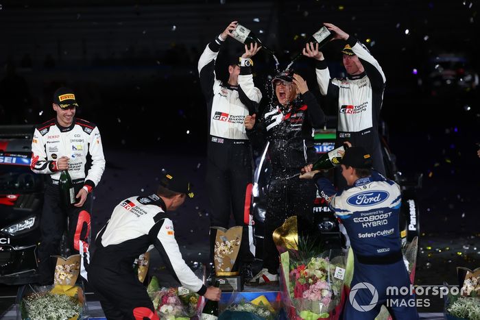 Podio: Ganador Elfyn Evans, Scott Martin, Toyota Gazoo Racing WRT Toyota GR Yaris Rally1, segundo lugar Sébastien Ogier, Vincent Landais, Toyota Gazoo Racing WRT Toyota GR Yaris Rally1, tercer lugar Adrien Fourmaux, Alexandre Coria, M-Sport Ford World Ral