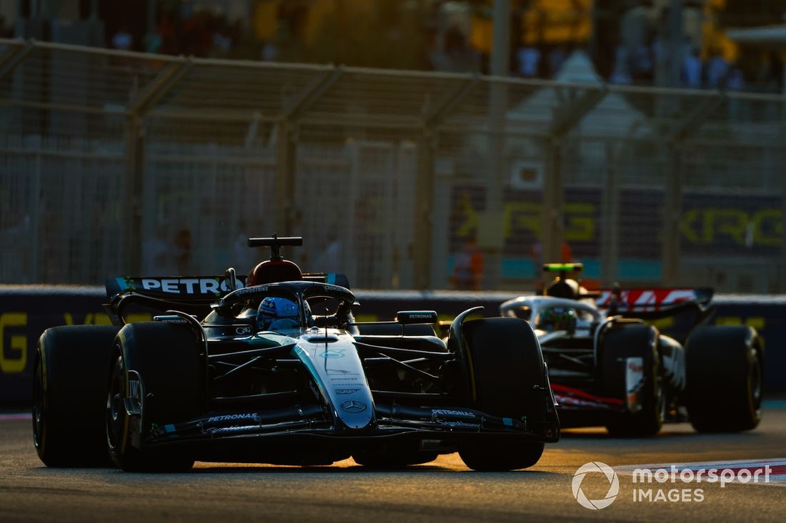 George Russell, Mercedes F1 W15, Nico Hulkenberg, Haas VF-24