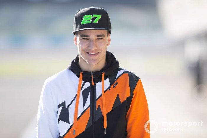 3º Iker Lecuona: 19 años, 10 meses y 11 días (debutó en 2019, con Tech3 KTM)