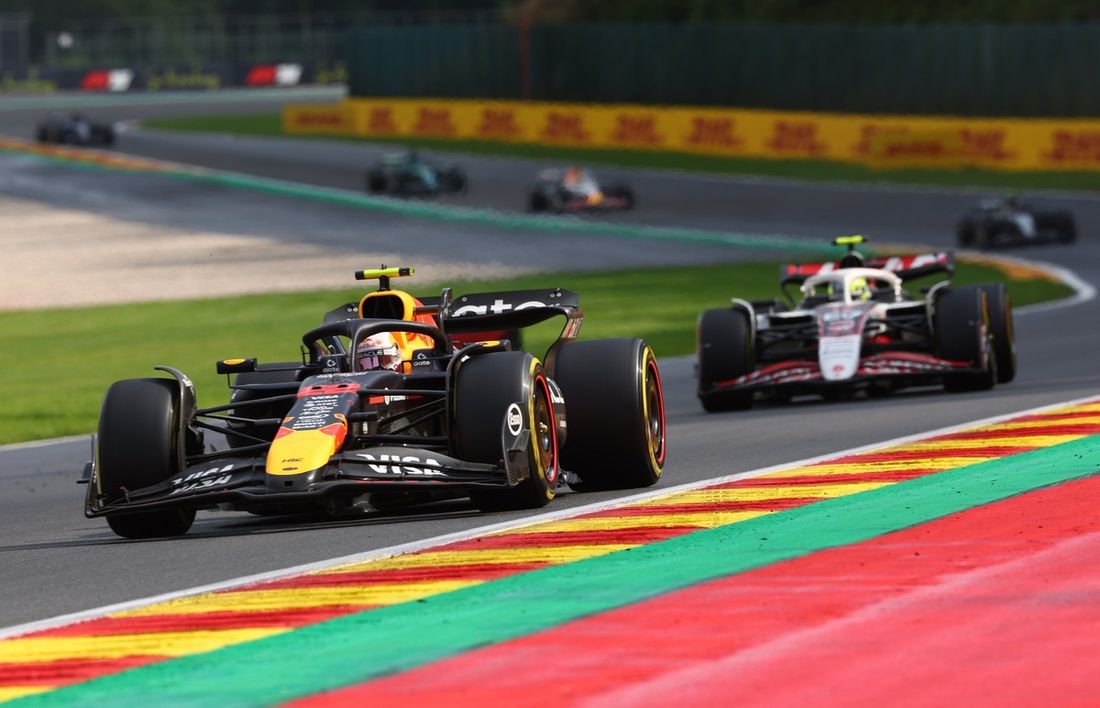 Oliver Bearman, Haas F1 Team, Yuki Tsunoda, Red Bull Racing Team