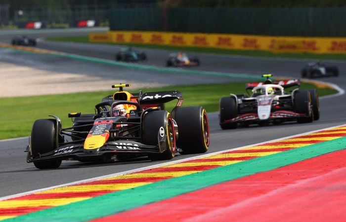 Oliver Bearman, Haas F1 Team, Yuki Tsunoda, Red Bull Racing Team